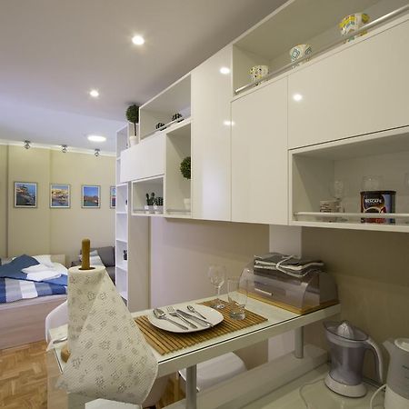 Lux Life Apartment Belgrado Buitenkant foto