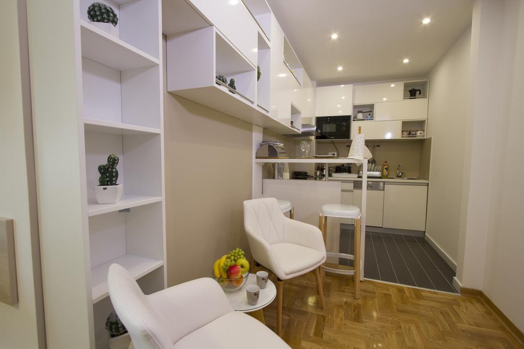 Lux Life Apartment Belgrado Buitenkant foto