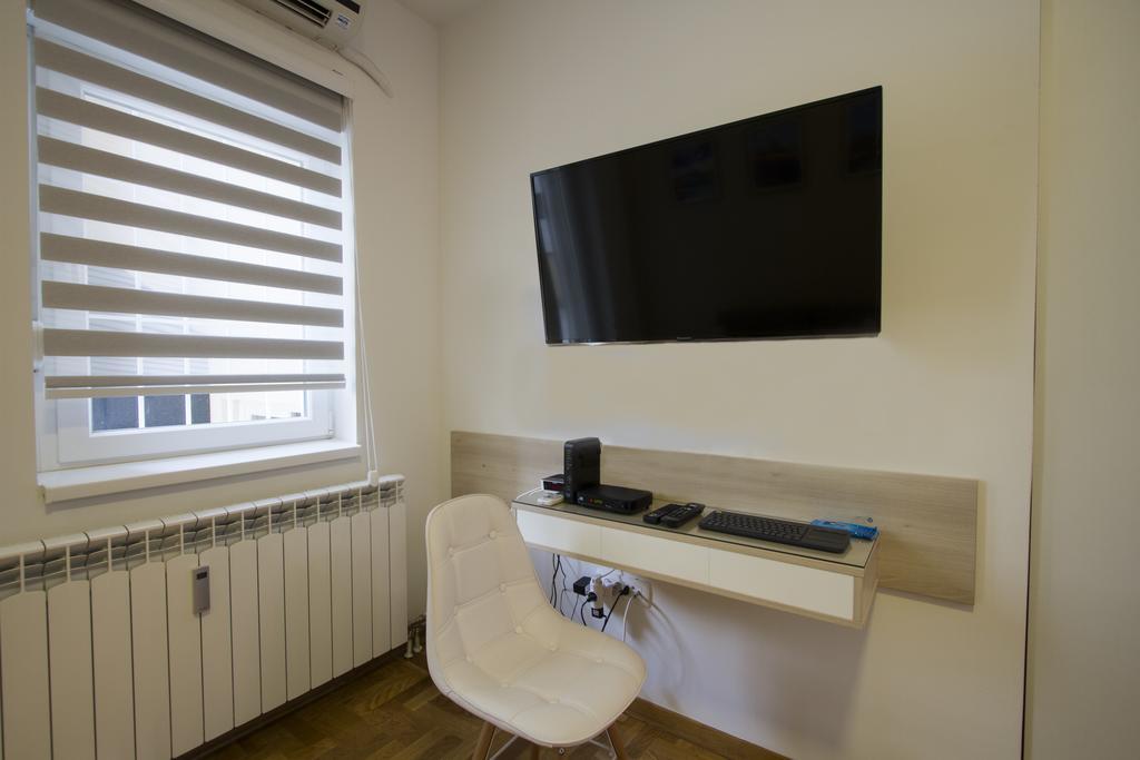 Lux Life Apartment Belgrado Buitenkant foto